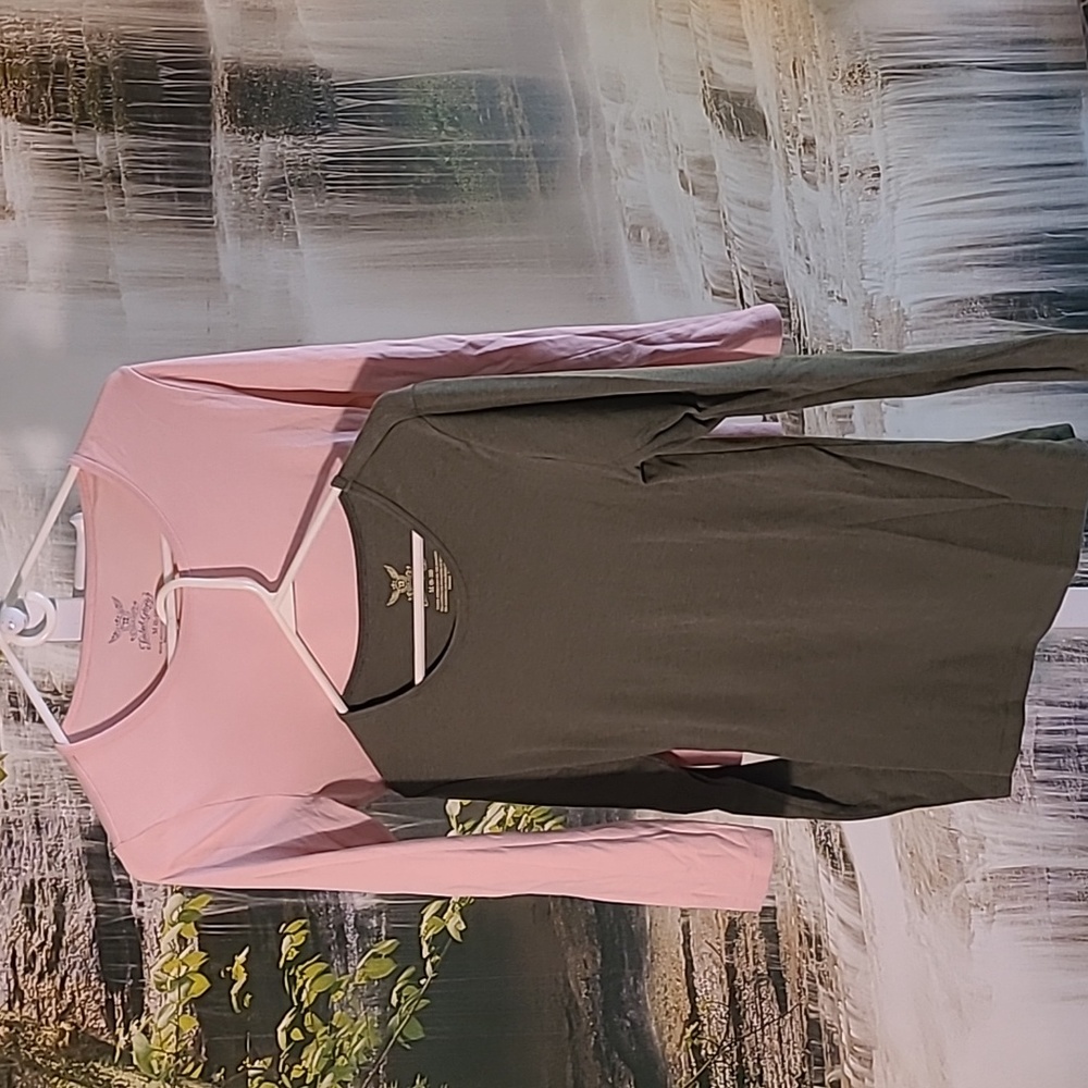 Womens Medium long sleeve lightweight shirts pair of 2 rose blush heather green